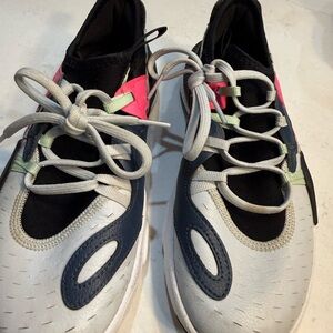 Nike Huarache EDGE white blue and pink youth size 4 1/2